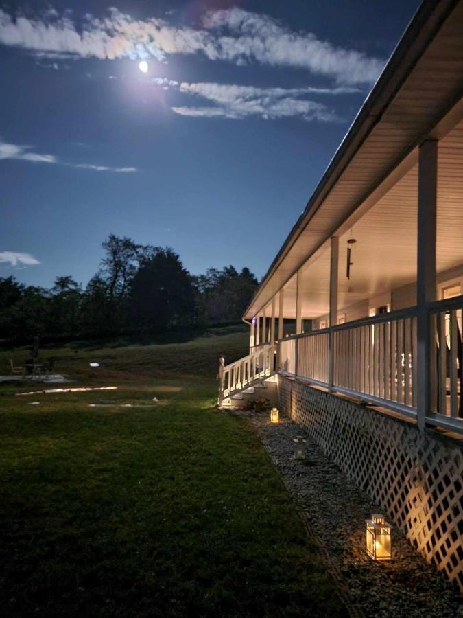 Floyd Moonlight Manor Bed & Breakfast מראה חיצוני תמונה