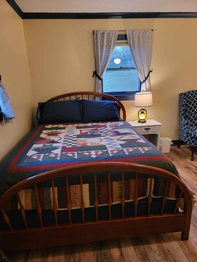 Floyd Moonlight Manor Bed & Breakfast מראה חיצוני תמונה