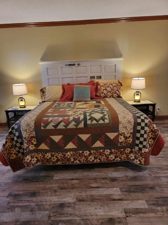 Floyd Moonlight Manor Bed & Breakfast מראה חיצוני תמונה