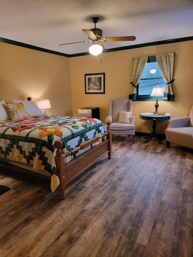 Floyd Moonlight Manor Bed & Breakfast מראה חיצוני תמונה
