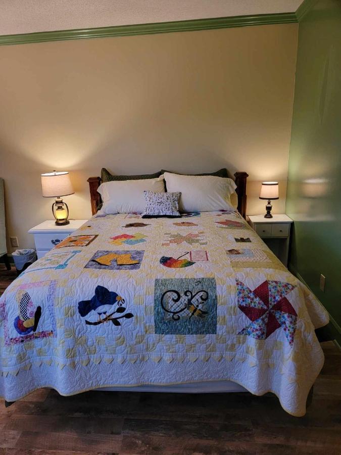 Floyd Moonlight Manor Bed & Breakfast מראה חיצוני תמונה
